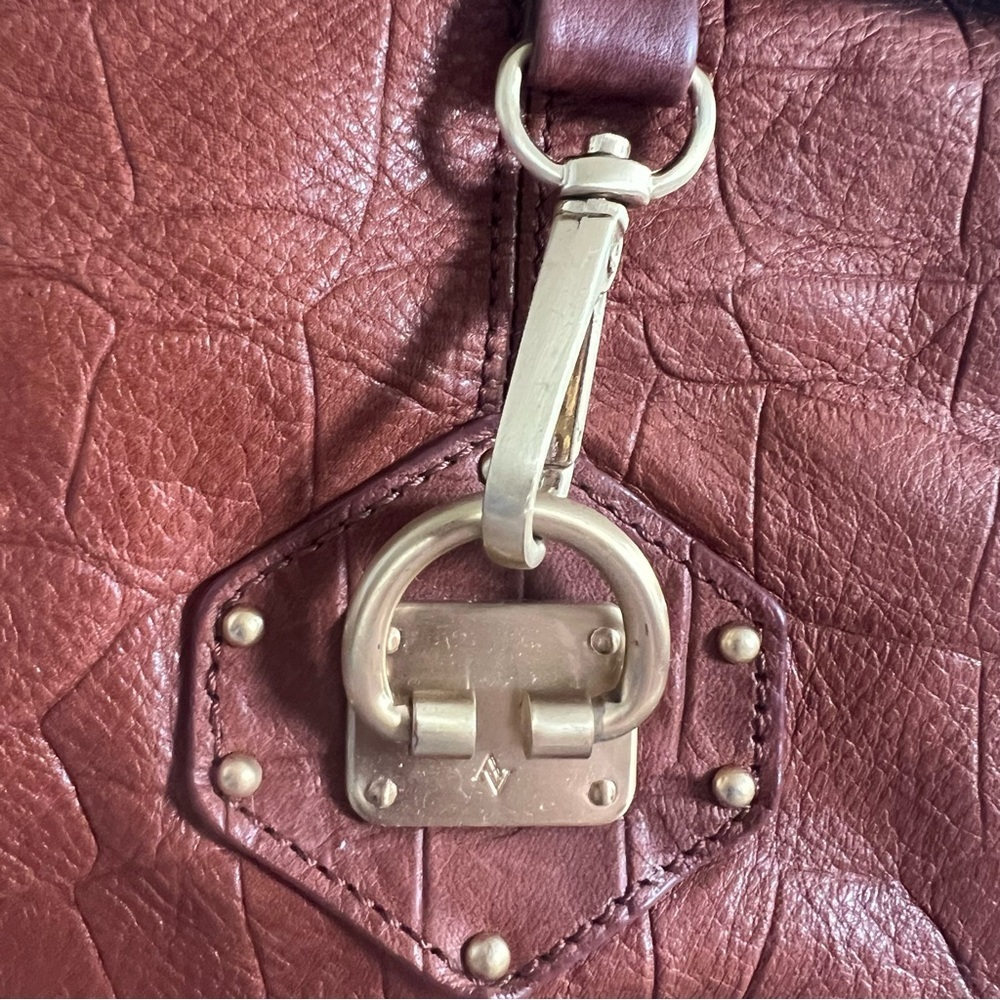 Adrienne Vittadini Brown Leather Shoulder Bag with Slouchy Design - Picture 2 of 7